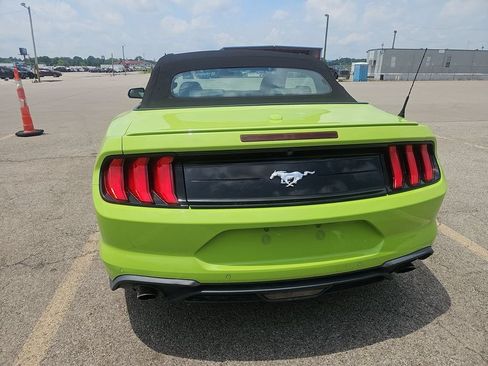 Used 2020 Ford Mustang Premium RWD image 4