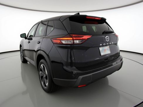 Used 2025 Nissan Rogue SV image 6