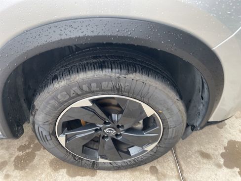 Used 2024 Nissan Rogue SV FWD image 6