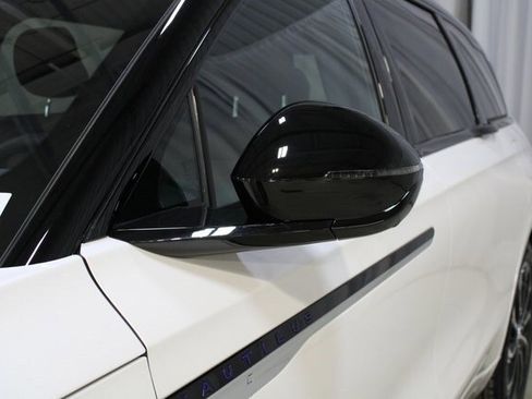 New 2026 Lincoln Nautilus Reserve image 35