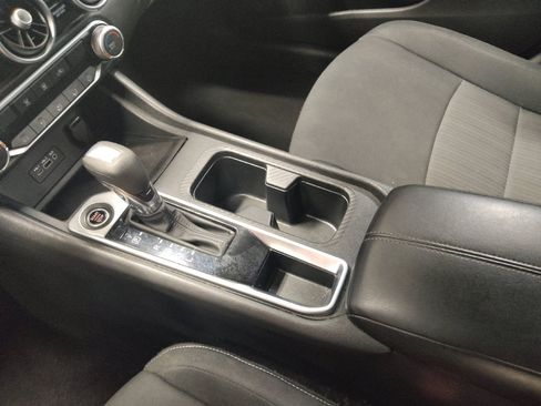 Used 2023 Nissan Sentra SV FWD image 26