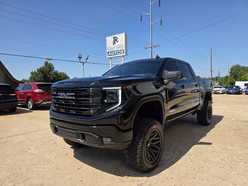 Used 2024 GMC Sierra 1500 Elevation w/ X31 Off-Road Package AWD/4WD image 3