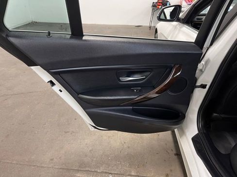 Used 2015 BMW 328d xDrive Wagon AWD/4WD image 19