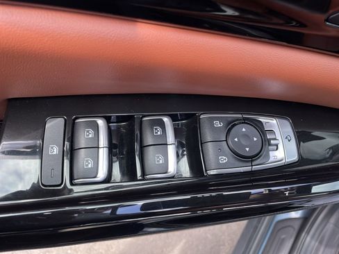 Used 2024 Kia Carnival SX Prestige FWD image 19