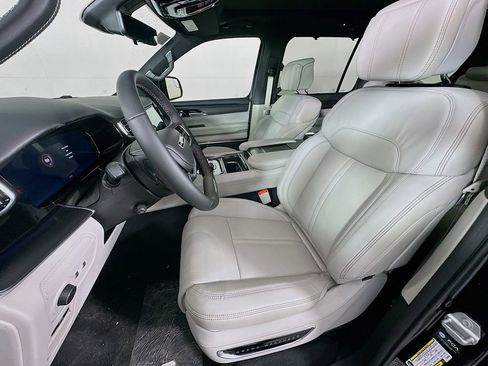 New 2026 Jeep Grand Wagoneer Summit image 28