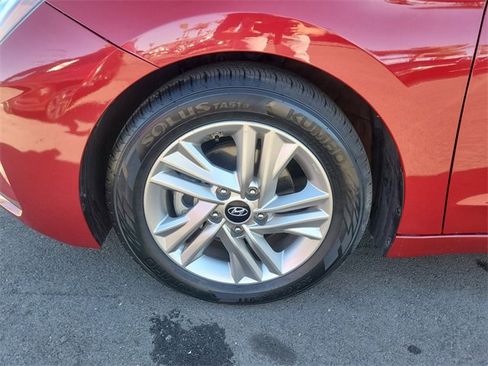 Used 2019 Hyundai Elantra SEL image 31