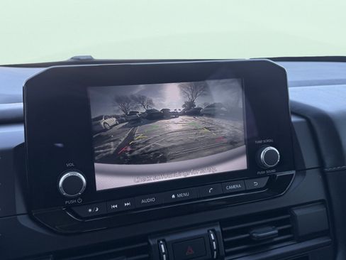 Used 2025 Nissan Pathfinder S image 69