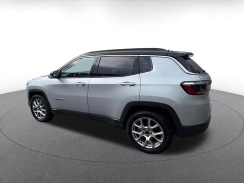 Used 2025 Jeep Compass Limited AWD/4WD image 10