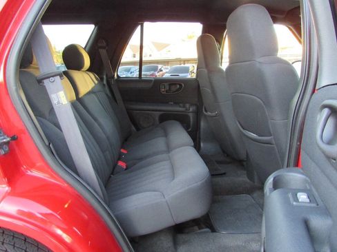 Used 2003 Chevrolet Blazer LS w/ Preferred Equipment Group AWD/4WD image 28