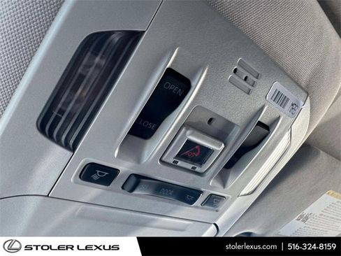 Used 2020 Toyota Highlander XLE image 36