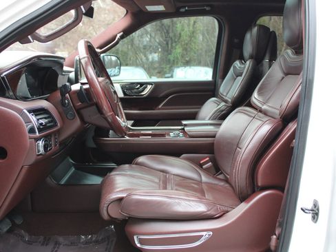 Used 2018 Lincoln Navigator L Black Label w/ Cargo Package image 19