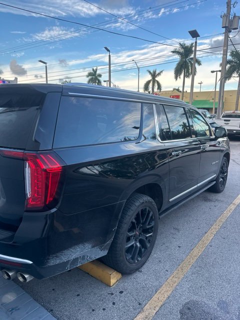 Used 2022 GMC Yukon XL Denali RWD image 13