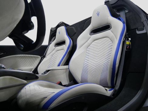 Used 2023 Maserati MC20 Spyder image 20