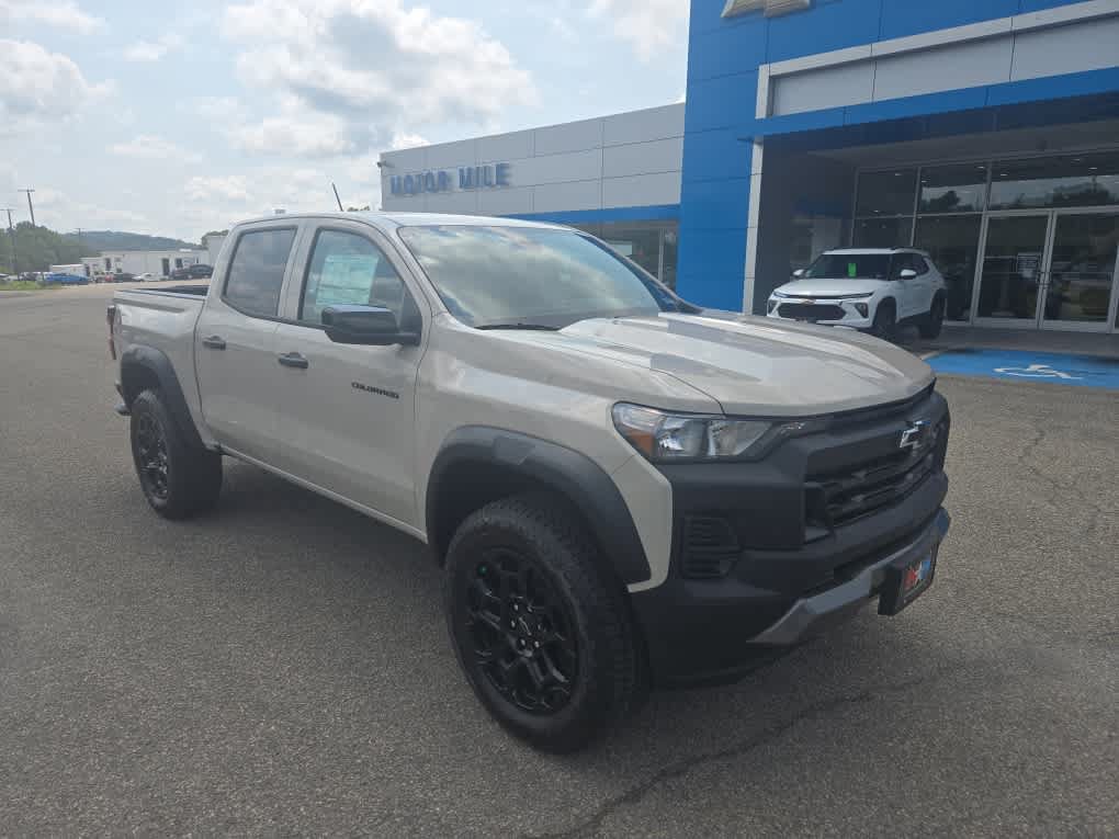 New 2026 Chevrolet Colorado Trail Boss AWD/4WD image 2