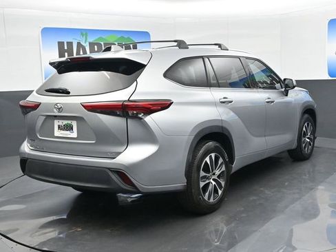 Used 2021 Toyota Highlander XLE FWD image 5