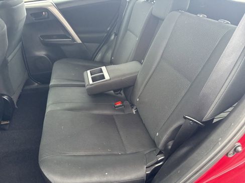 Used 2018 Toyota RAV4 LE image 48