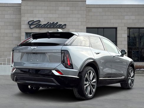 New 2026 Cadillac Optiq Luxury 2 image 3