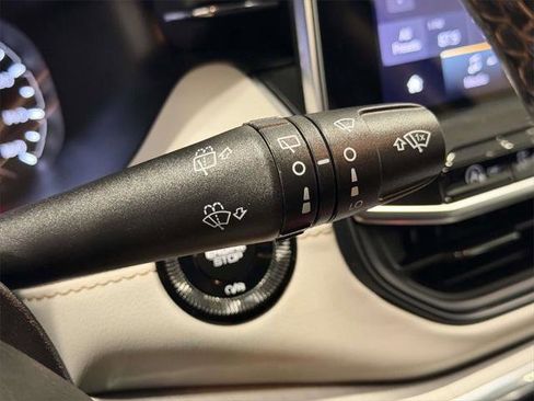 Certified 2022 Jeep Compass Limited w/ Sun and Sound Group image 22