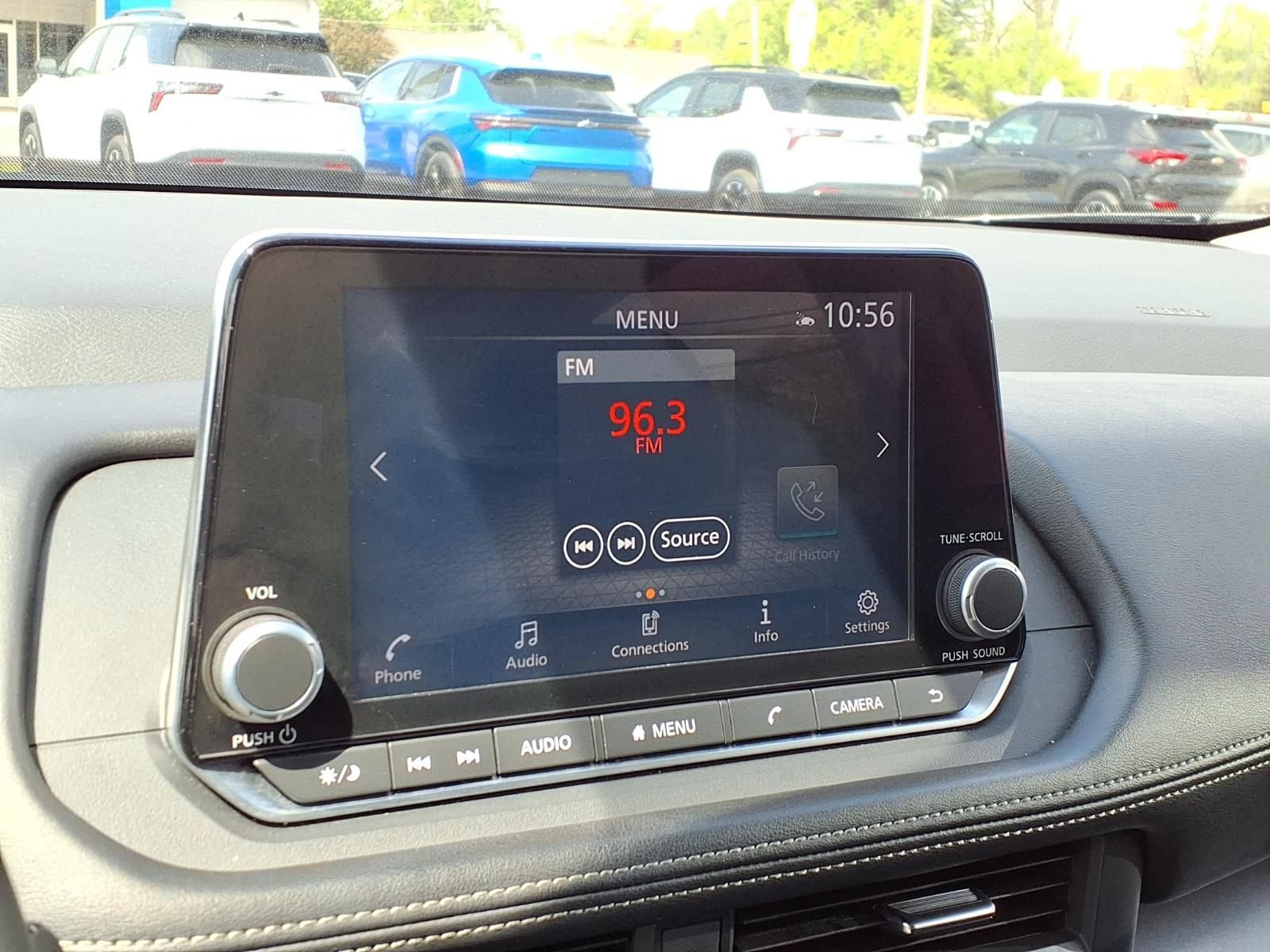 Used 2025 Nissan Rogue SV AWD/4WD image 8