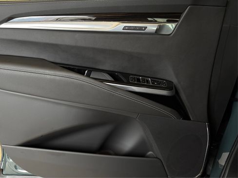 New 2026 Cadillac Escalade ESV Luxury AWD/4WD image 20