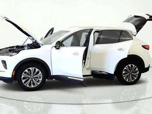 Used 2024 Buick Envision Preferred AWD/4WD image 10