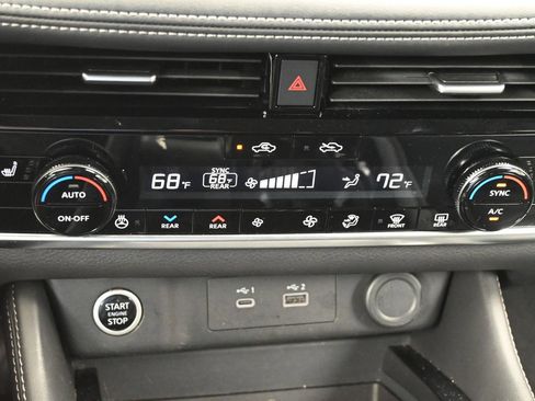 Certified 2023 Nissan Rogue SL w/ SL Premium Package FWD image 19