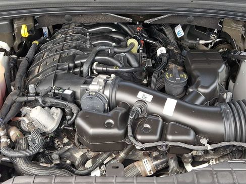 Used 2023 Jeep Grand Cherokee Altitude AWD/4WD image 23