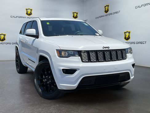 Used 2019 Jeep Grand Cherokee Altitude AWD/4WD image 3