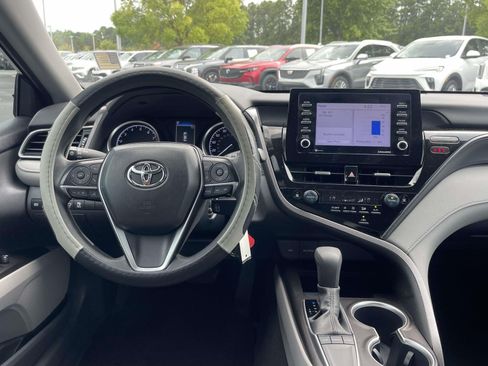 Used 2023 Toyota Camry LE FWD image 10