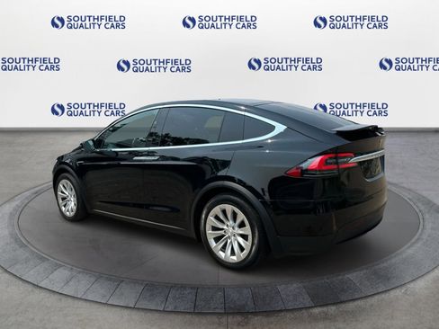 Used 2020 Tesla Model X Long Range image 4