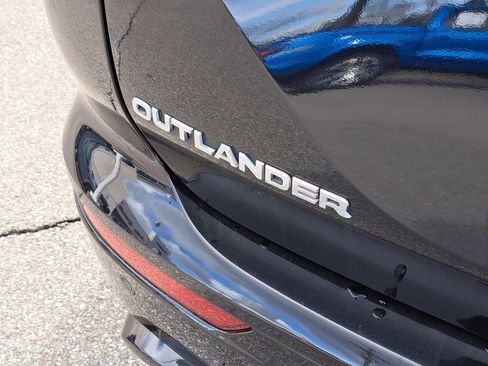 Used 2024 Mitsubishi Outlander SE image 6