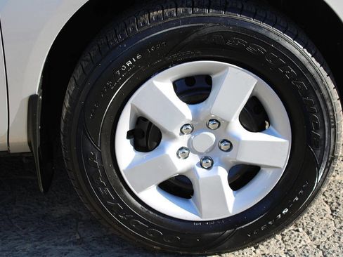 Used 2011 Nissan Rogue S image 40