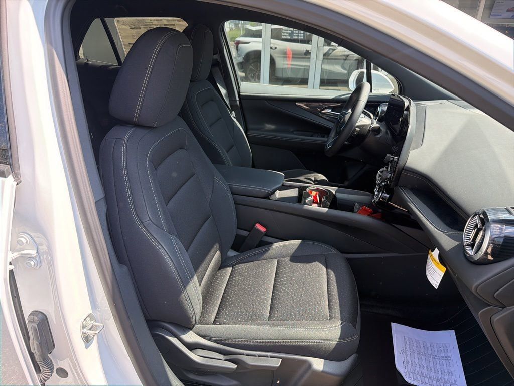 New 2025 Chevrolet Blazer EV LT w/ LPO, All-Weather Mat Package AWD/4WD image 22