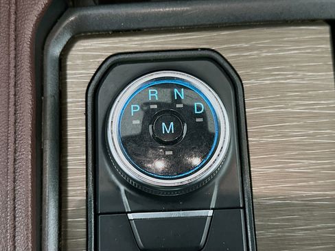 Used 2024 Ford Expedition Limited image 25