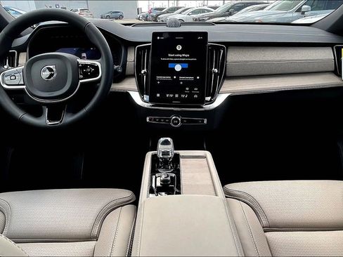 New 2026 Volvo XC90 B6 Ultra w/ Protection Package Premier image 9