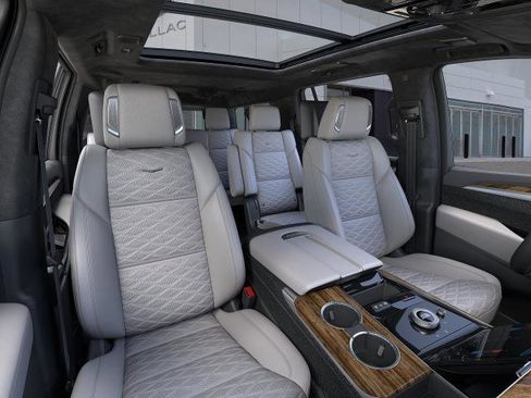 New 2026 Cadillac Escalade ESV Platinum Sport w/ LPO, ONYX Package AWD/4WD image 41