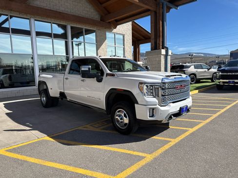 Used 2022 GMC Sierra 3500 Denali image 3