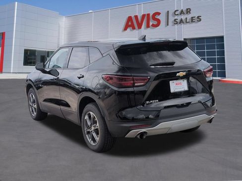 Used 2025 Chevrolet Blazer LT FWD image 9