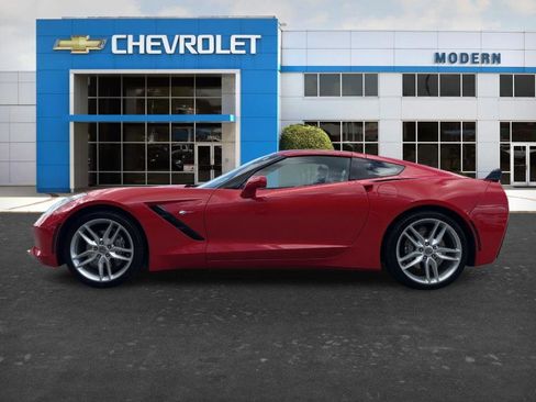 Used 2019 Chevrolet Corvette Stingray Coupe w/ 1LT RWD image 2