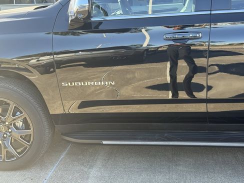 New 2025 Chevrolet Suburban Premier image 18