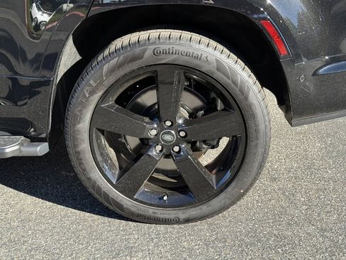 New 2025 Land Rover Defender 130 V8 image 10