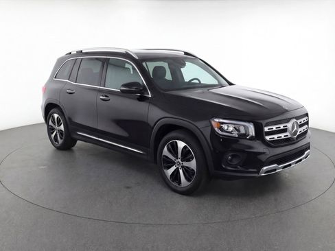 Used 2025 Mercedes-Benz GLB 250 4MATIC image 1