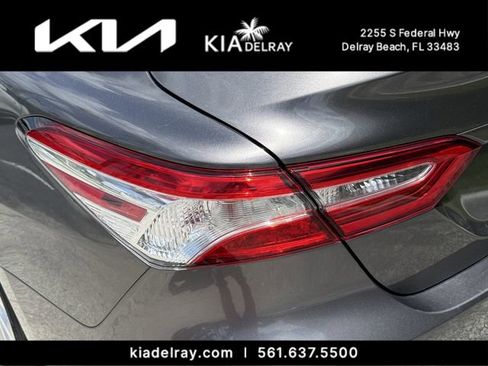 Used 2020 Toyota Camry LE FWD image 7