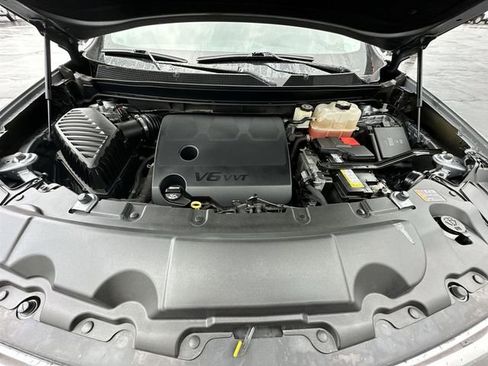 Used 2018 Chevrolet Traverse LT image 28