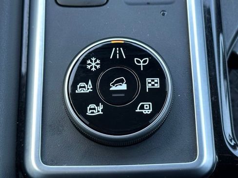 Certified 2025 Nissan Pathfinder SV AWD/4WD image 34