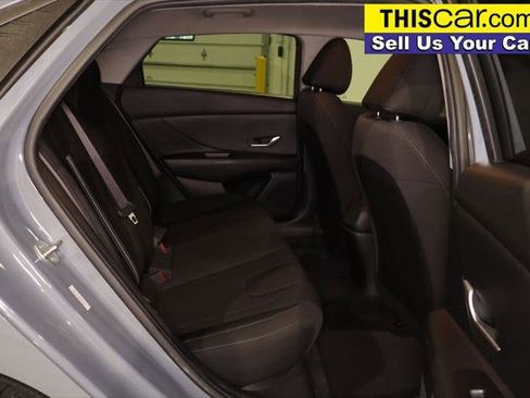 Used 2022 Hyundai Elantra SEL FWD image 21