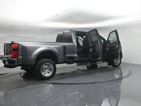 Certified 2023 Ford F450 Platinum w/ FX4 Off-Road Package AWD/4WD image 6