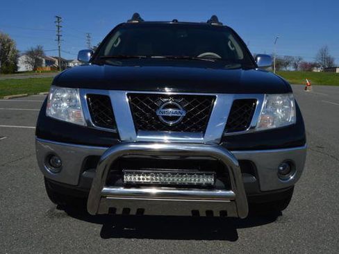 Used 2012 Nissan Frontier SL w/ Moonroof Pkg image 2