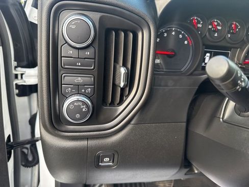 Used 2020 GMC Sierra 2500 4x4 Crew Cab w/ Convenience Package image 19