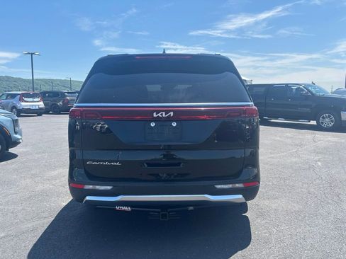 Used 2022 Kia Carnival SX FWD image 4